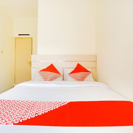 Reddoorz @ Hotel Arimbi Dewi Sartika Baru Бандунг Екстер'єр фото