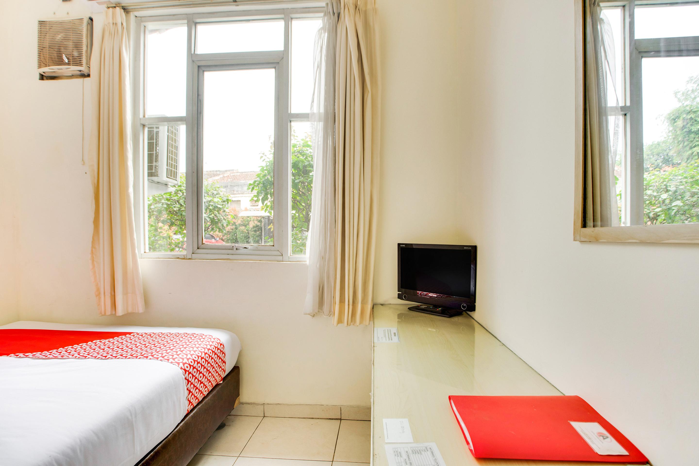 Reddoorz @ Hotel Arimbi Dewi Sartika Baru Бандунг Екстер'єр фото