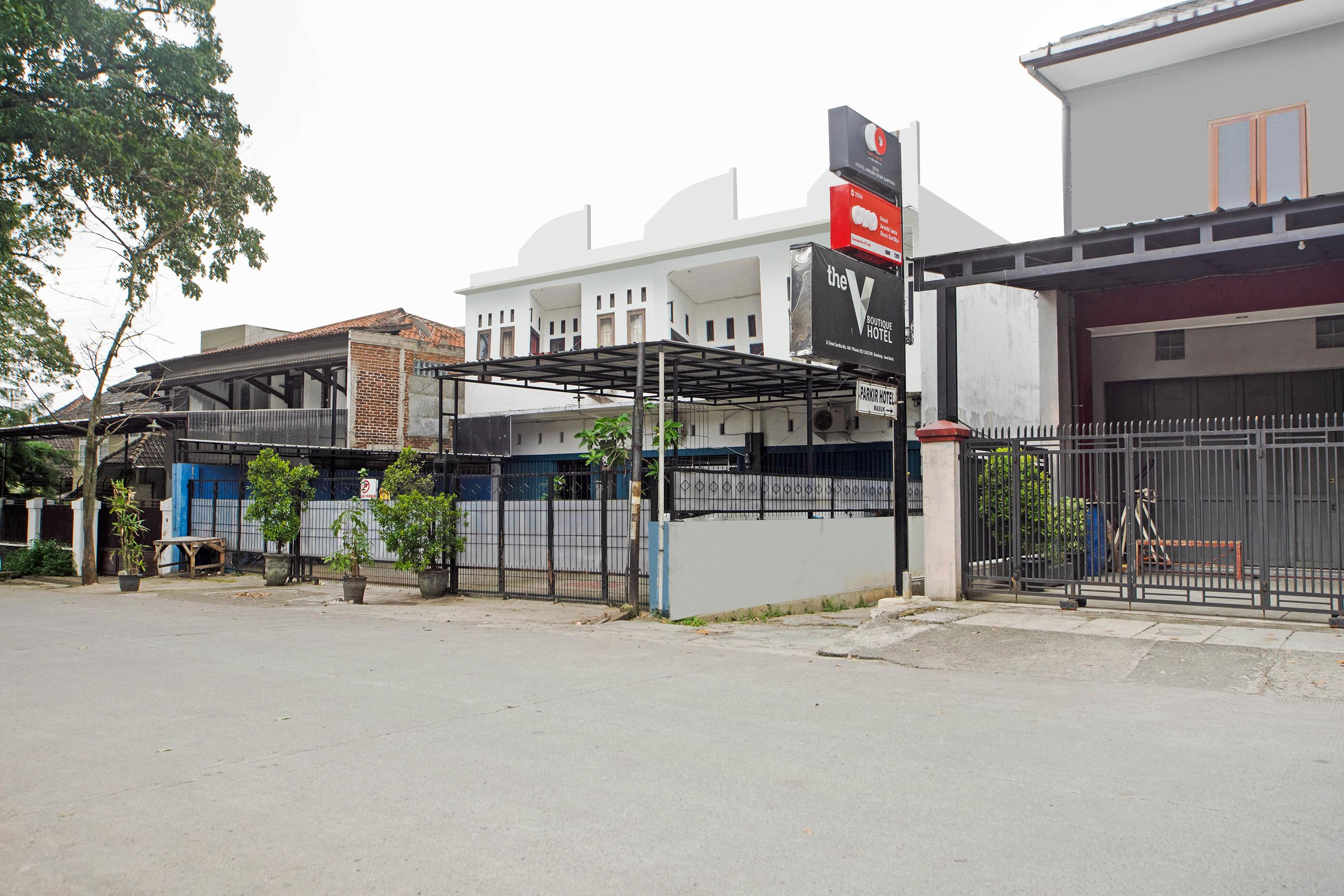 Reddoorz @ Hotel Arimbi Dewi Sartika Baru Бандунг Екстер'єр фото