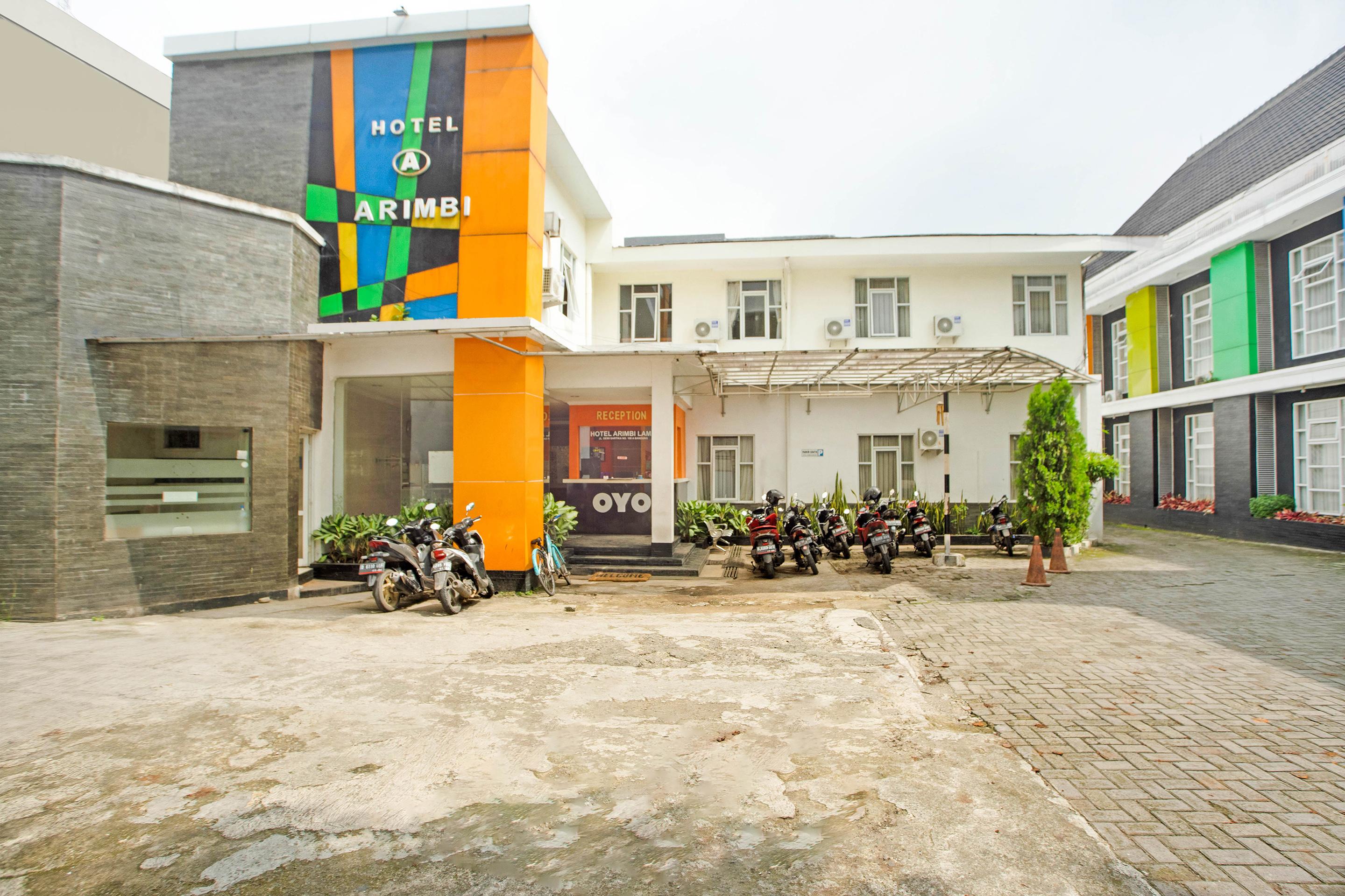Reddoorz @ Hotel Arimbi Dewi Sartika Baru Бандунг Екстер'єр фото