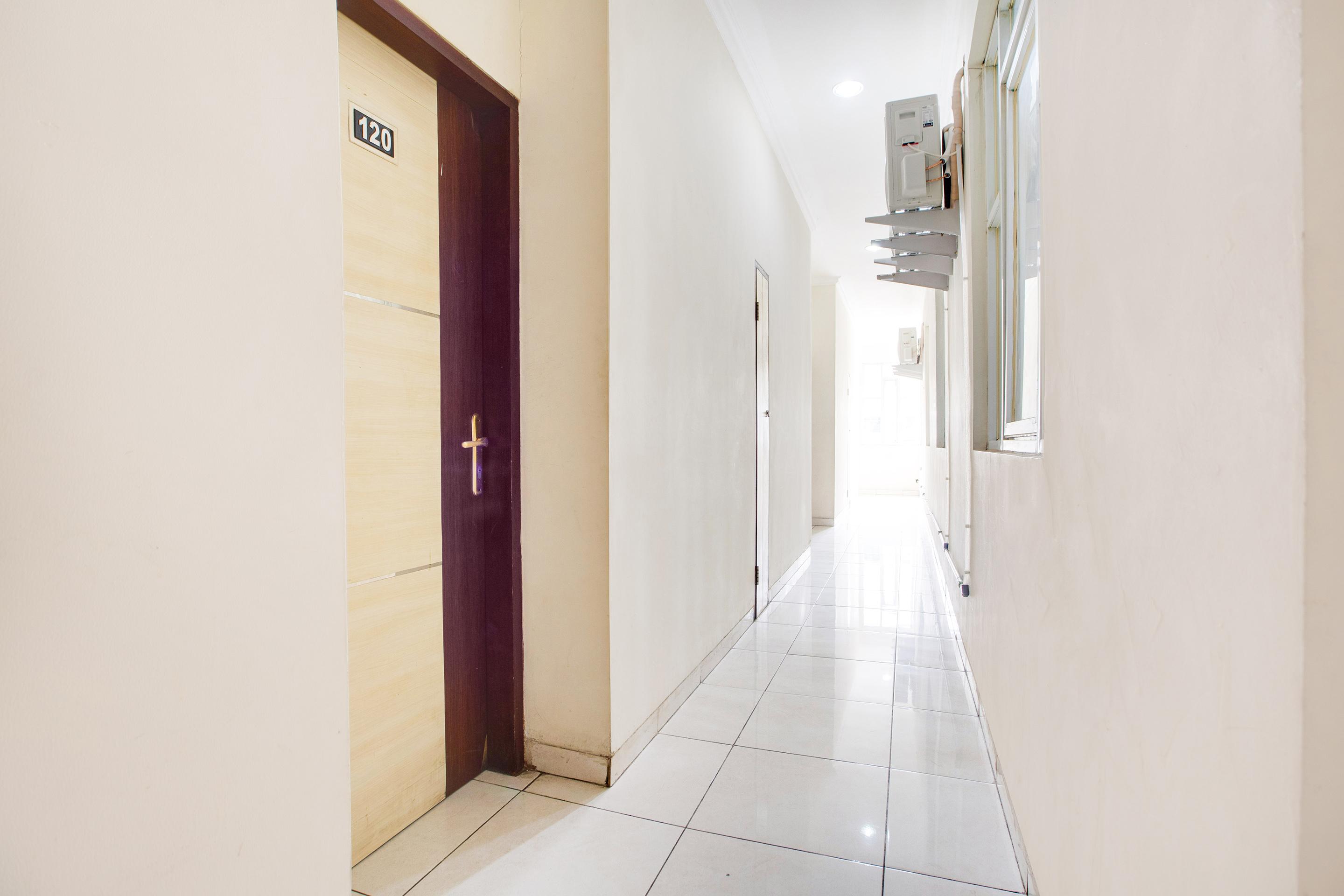 Reddoorz @ Hotel Arimbi Dewi Sartika Baru Бандунг Екстер'єр фото